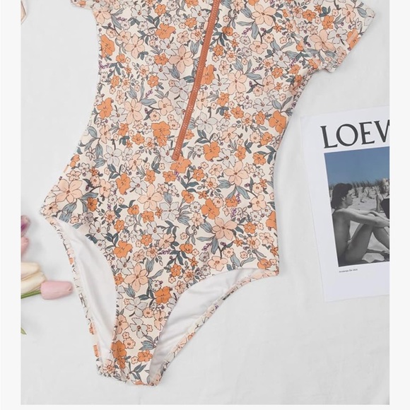 Cupshe Floral Print Short Sleeve Swimsuit - Picture 3 of 3